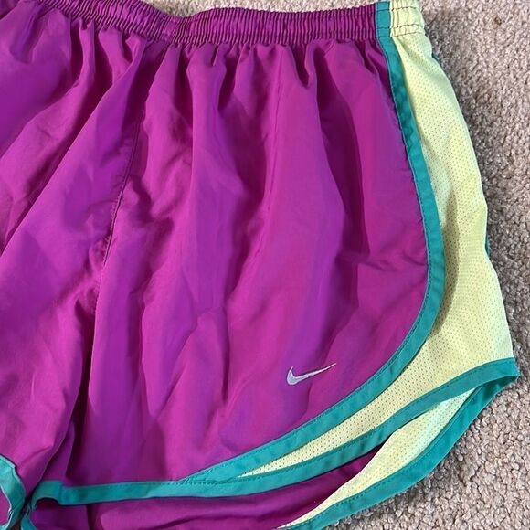 Nike DriFit Tempo Running Shorts Purple S - Picture 2 of 4